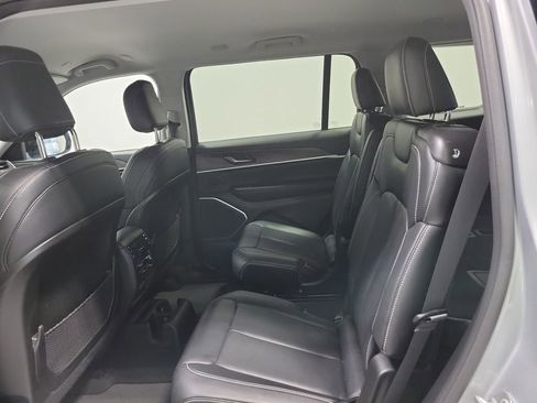 Used 2022 Jeep Grand Cherokee L Limited image 31