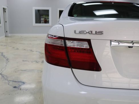 Used 2008 Lexus LS 460 L w/ Preferred Accessory Pkg RWD image 29
