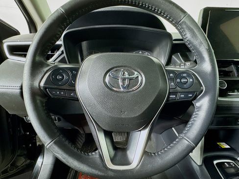 Used 2023 Toyota Corolla Cross LE w/ Moonroof Package AWD/4WD image 11