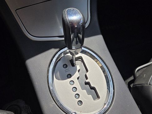 Used 2010 Chrysler Sebring Limited FWD image 23