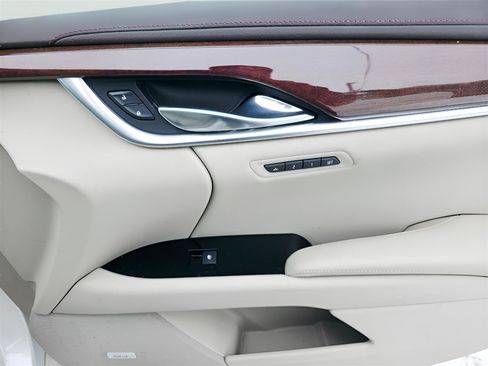 Used 2015 Cadillac XTS Premium AWD/4WD image 17