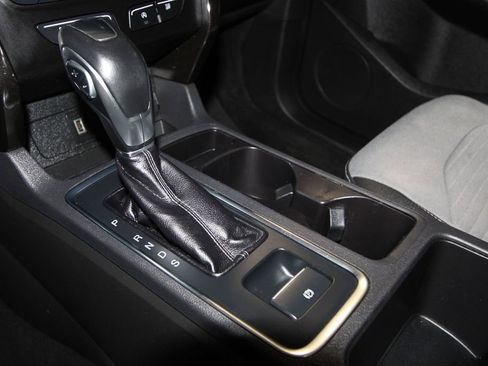 Used 2019 Ford Escape SE image 16