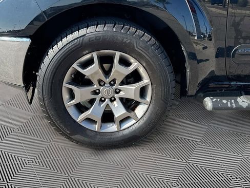 Used 2015 Nissan Frontier SL w/ Moonroof Package RWD image 19