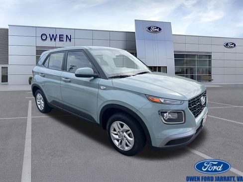 Used 2025 Hyundai Venue SE FWD image 4