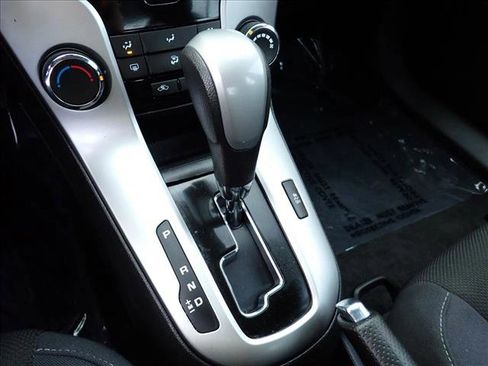 Used 2014 Chevrolet Cruze LT image 15
