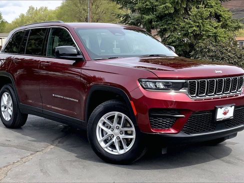 Certified 2025 Jeep Grand Cherokee Laredo X w/ Trailer Tow Package image 34