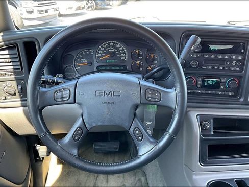 Used 2004 GMC Yukon XL SLT w/ Preferred Equipment Group image 8