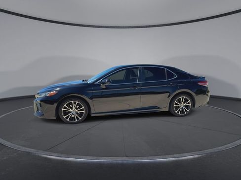 Used 2018 Toyota Camry SE w/ Convenience Package image 5