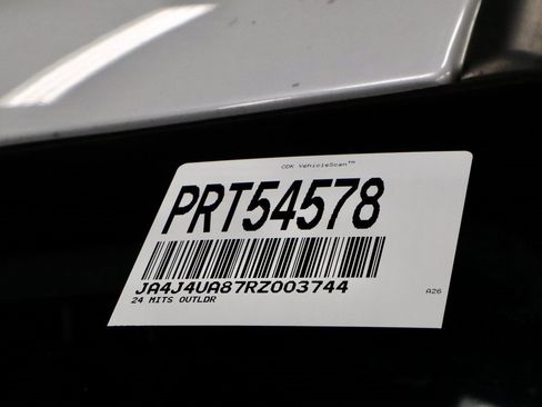 Used 2024 Mitsubishi Outlander ES image 32