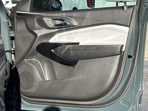 New 2025 Chevrolet Trax LT w/ Driver Confidence Package image 14