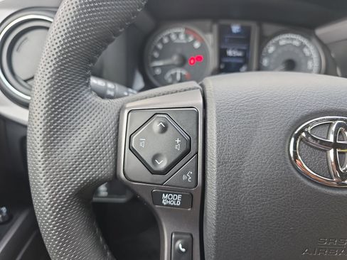 Used 2023 Toyota Tacoma TRD Sport w/ Technology Package AWD/4WD image 16