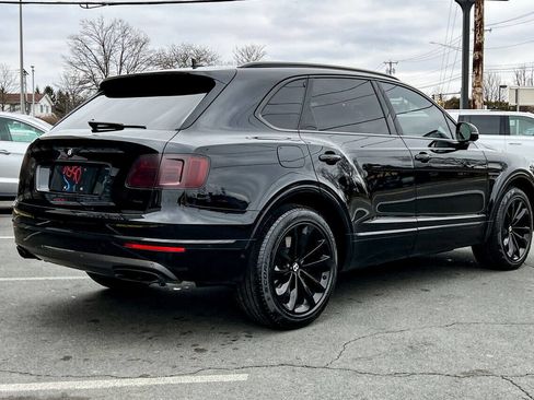 Used 2017 Bentley Bentayga image 4