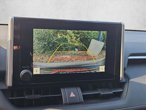 Used 2025 Toyota RAV4 XLE AWD/4WD image 14