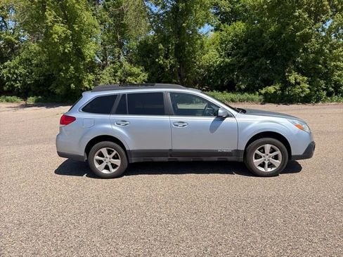 Used 2014 Subaru Outback 2.5i Limited w/ Moonroof Package AWD/4WD image 16