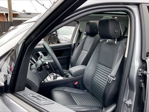 Used 2025 Land Rover Discovery Sport S image 28