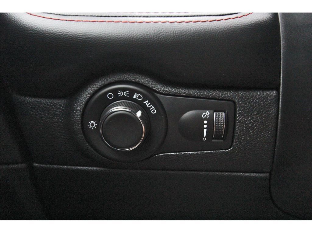 Used 2025 Dodge Durango GT AWD/4WD image 22