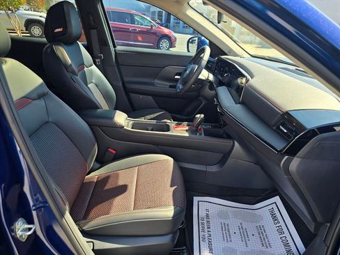 Used 2025 Nissan Kicks SR w/ SR Premium Package FWD image 15
