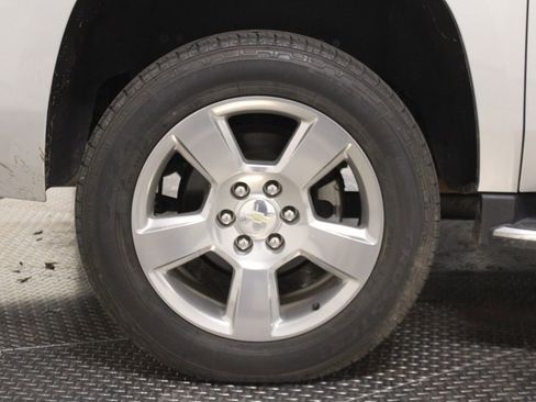 Used 2020 Chevrolet Suburban Premier image 13