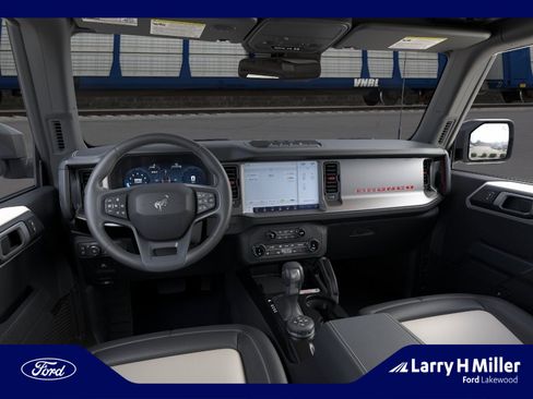 New 2026 Ford Bronco Outer Banks AWD/4WD image 9