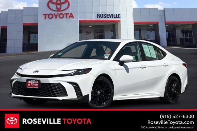 Certified 2025 Toyota Camry SE FWD image 1
