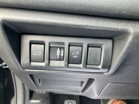 Used 2024 Subaru Outback Premium AWD/4WD image 19