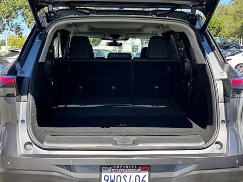 Certified 2026 INFINITI QX60 Luxe w/ Cargo Package FWD image 4