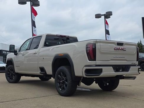 New 2026 GMC Sierra 3500 AT4 w/ AT4 Premium Plus Package AWD/4WD image 15