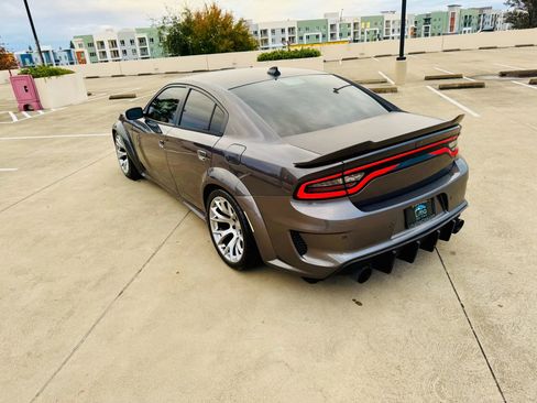 Used 2017 Dodge Charger R/T w/ Driver Confidence Group image 8