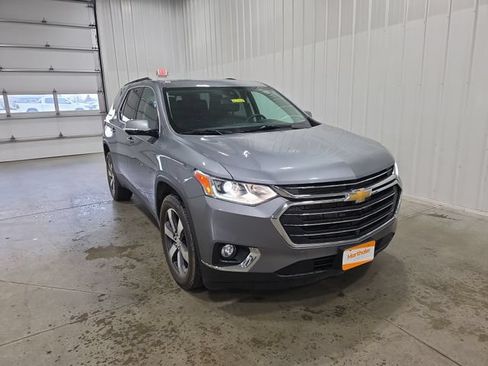 Used 2020 Chevrolet Traverse LT w/ LT Premium Package AWD/4WD image 2