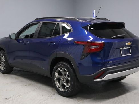 Used 2024 Chevrolet Trax LT image 8