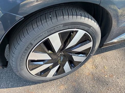 New 2025 Volvo EX90 Ultra image 16