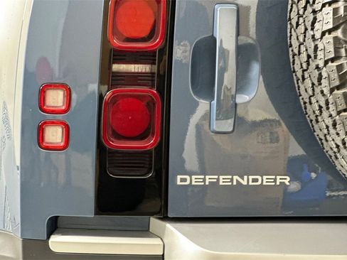 Used 2021 Land Rover Defender 110 S image 33