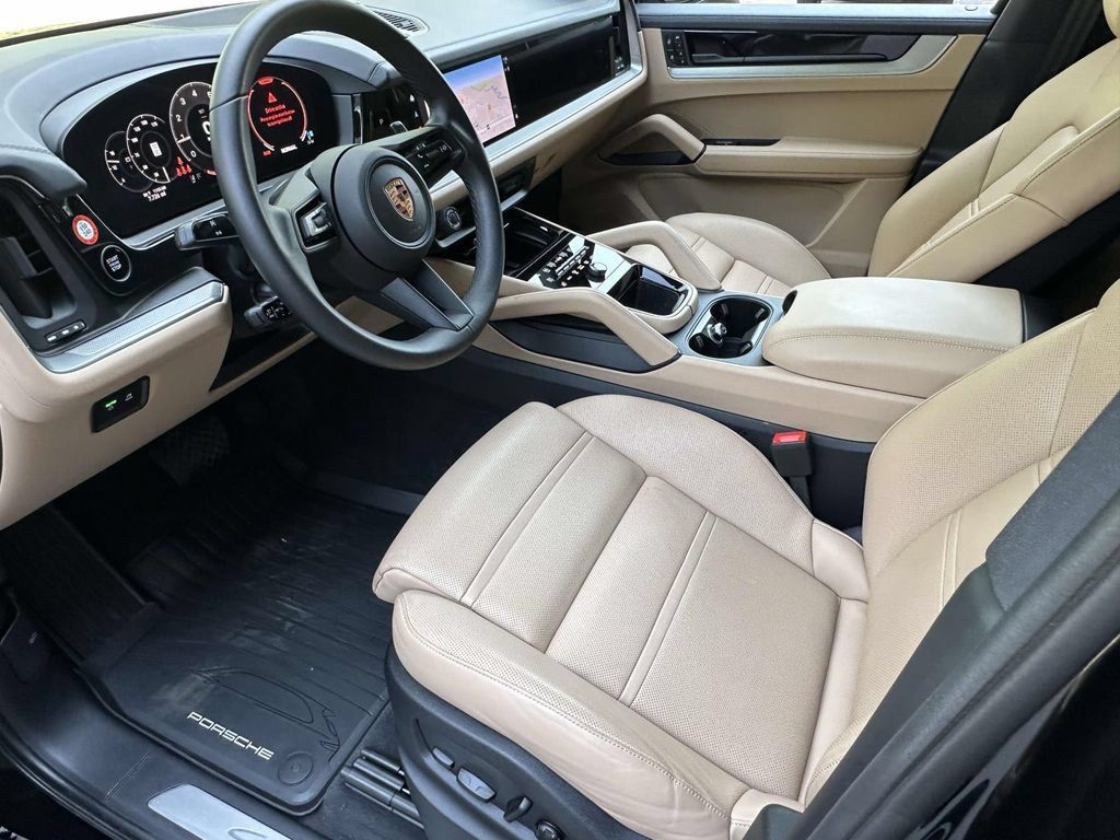 Certified 2026 Porsche Cayenne AWD/4WD image 11