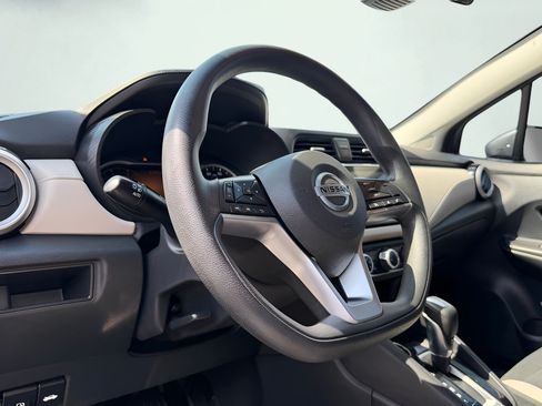 Used 2021 Nissan Versa SV FWD image 49