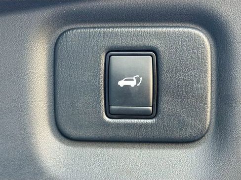 Used 2020 Nissan Pathfinder Platinum image 14