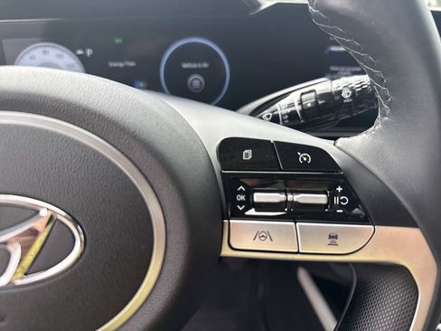 Used 2023 Hyundai Elantra Limited image 25