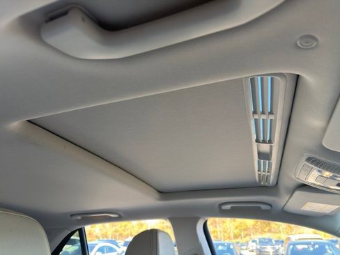 Used 2022 Mercedes-Benz GLE 350 4MATIC w/ Premium Package image 35