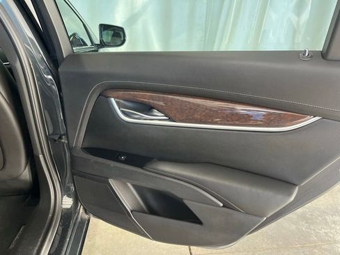 Used 2015 Cadillac XTS Luxury image 25