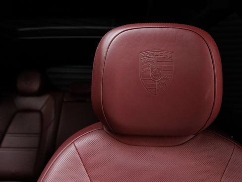 Certified 2023 Porsche Cayenne Platinum Edition AWD/4WD image 15