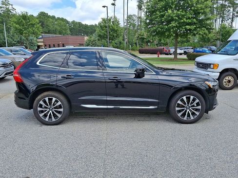 Used 2023 Volvo XC60 B5 Plus image 7