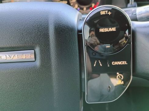 Used 2020 Land Rover Range Rover Evoque SE image 25