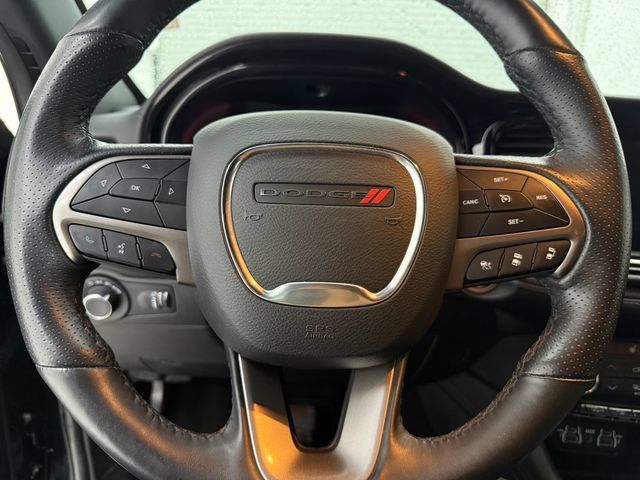 Used 2023 Dodge Durango SXT w/ SXT Blacktop Group RWD image 9