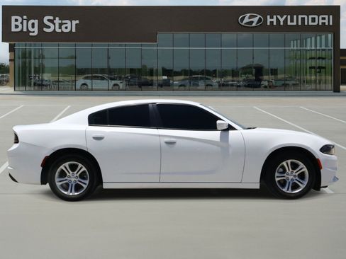 Used 2022 Dodge Charger SXT RWD image 5