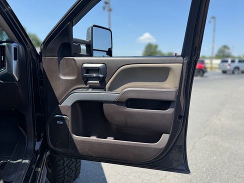 Used 2018 Chevrolet Silverado 2500 LTZ w/ Duramax Plus Package AWD/4WD image 28