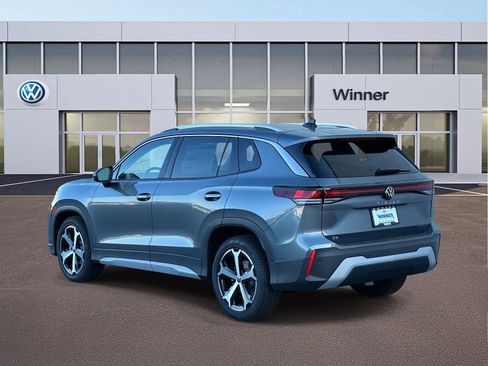 New 2025 Volkswagen Tiguan SE image 3