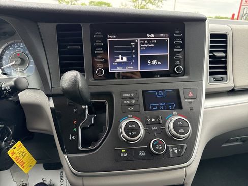 Used 2020 Toyota Sienna L FWD image 14