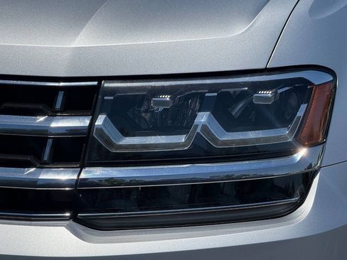 Used 2018 Volkswagen Atlas SEL Premium AWD/4WD image 30