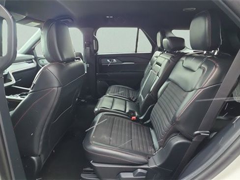 Certified 2025 Ford Explorer ST-Line w/ ST-Line Street Pack image 26