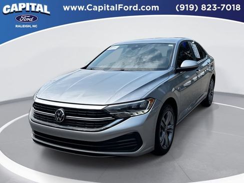 Used 2024 Volkswagen Jetta SE FWD image 1