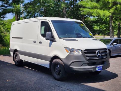 Used 2025 Mercedes-Benz Sprinter 2500 image 7